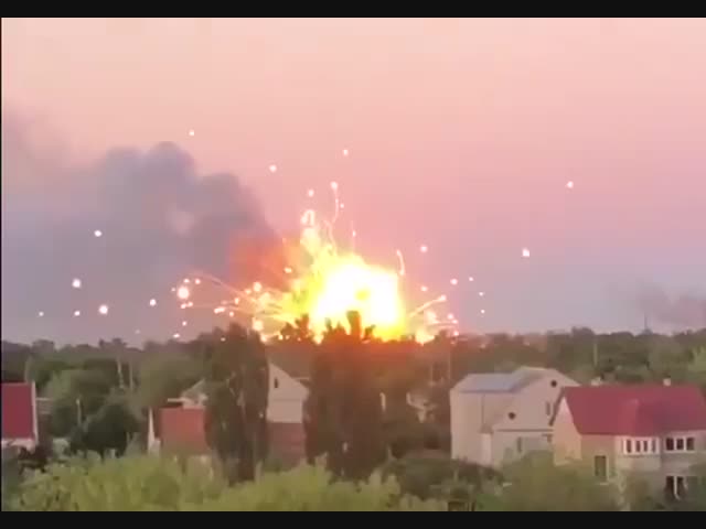 Взрыв склада в Новой Каховке