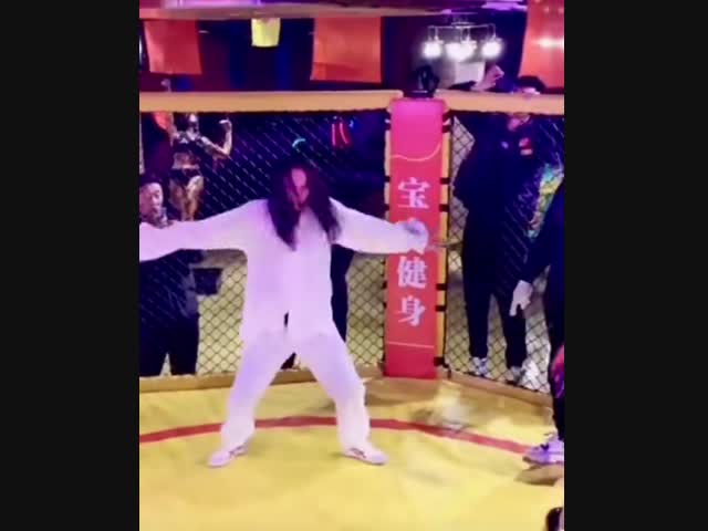 Каратист vs боец без правил