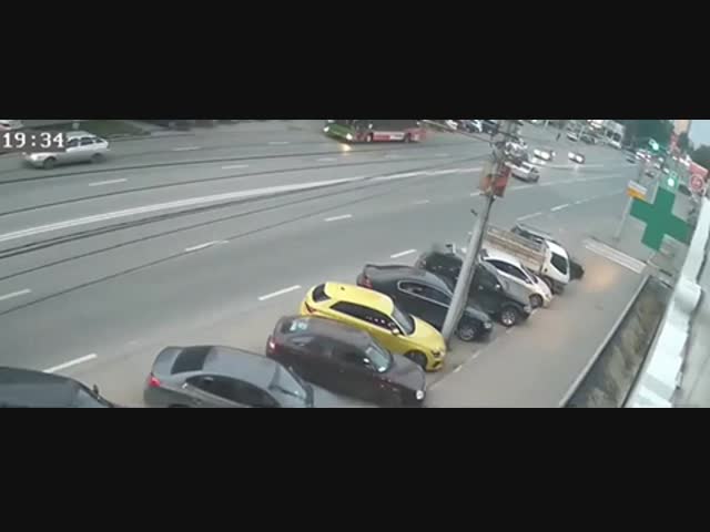 Таран средь бела дня