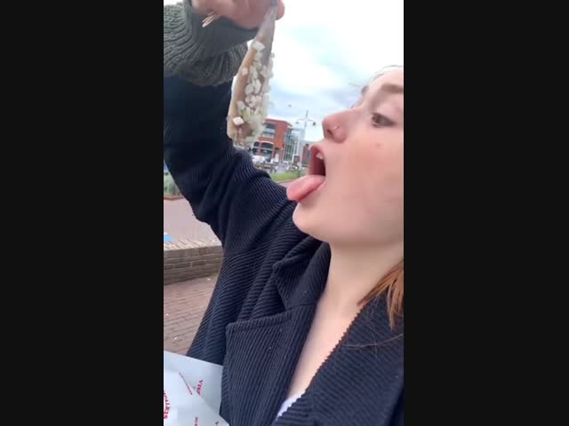 В большой семье клювом не щелкают