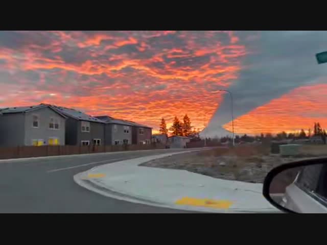 Небо треснуло