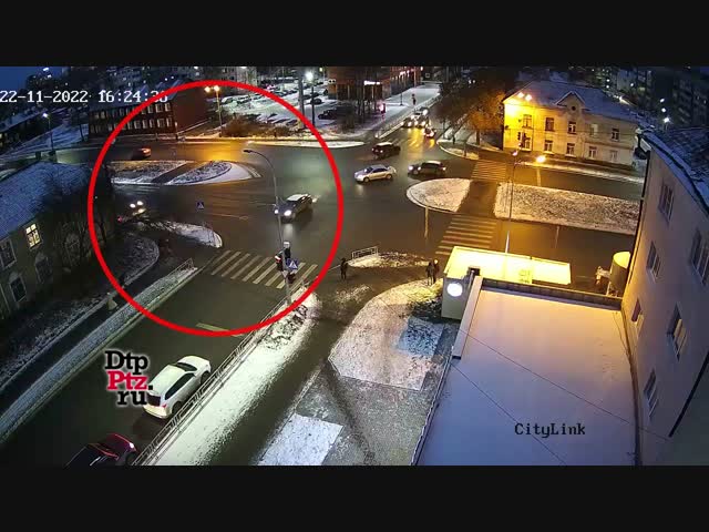 Разгрузился на перекрёстке