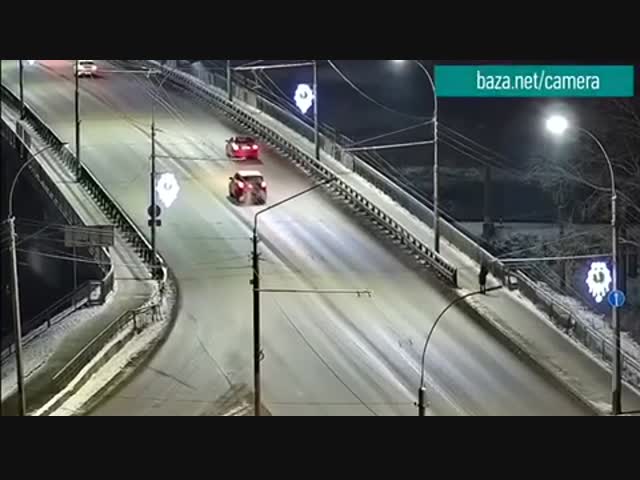 Нашёл, где перейти дорогу…