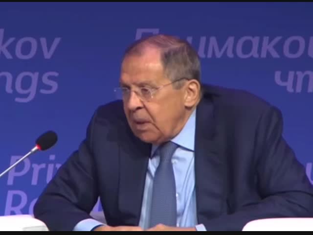 Сергею Лаврову в Швеции предложили сходить в общий туалет. Он отказался