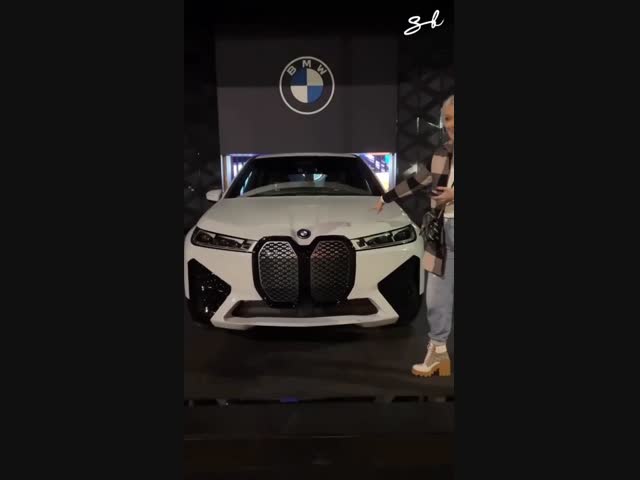 Машина, которая умеет менять цвет