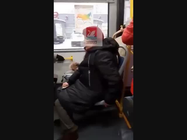 Женщине попало за смелые слова