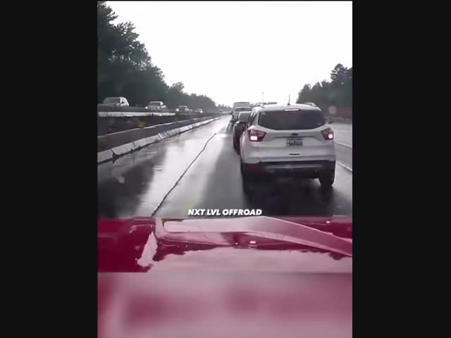 Вовремя отъехал