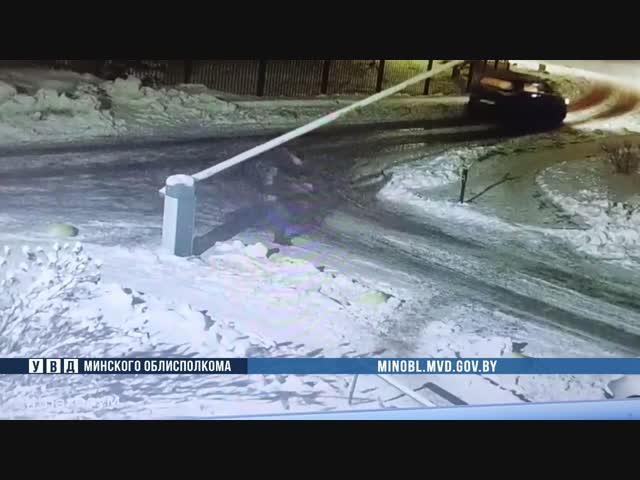 Драка со шлагбаумом в Минске