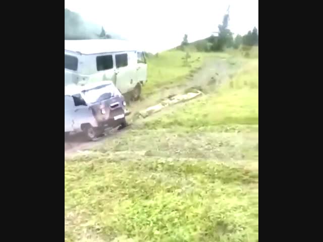 Вот почему нельзя ездить в горы на маломощной машине