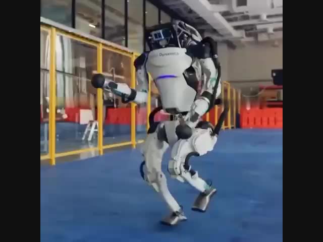 Танцующие роботы