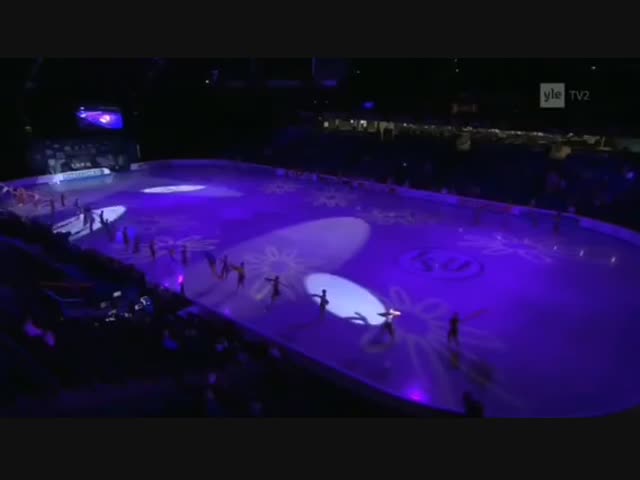 Неуклюжая фигуристка. Или фигурист?