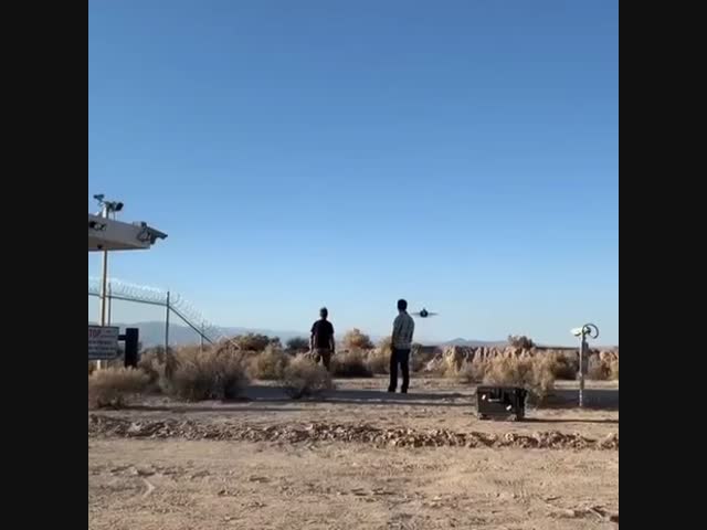 Пролёт истребителя на сверхнизкой высоте