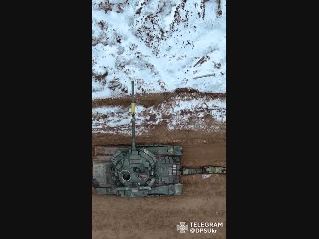 Обкатка танком украинских пограничников