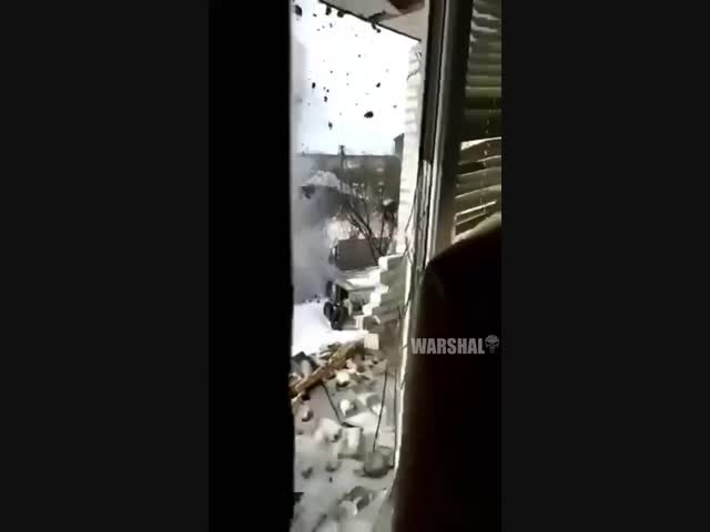 Разрыв снаряда на окраине Бахмута