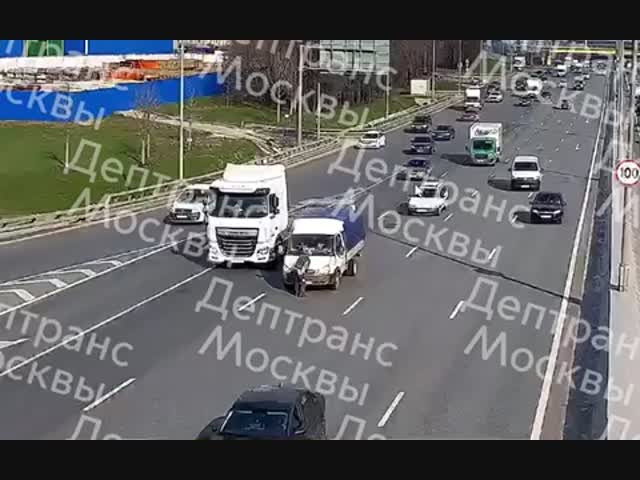 Вот почему нельзя стоять на МКАД