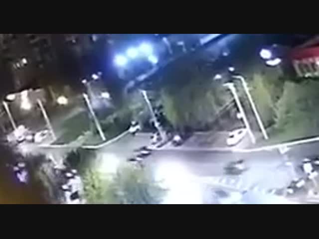 Взрыв авиабомбы в Белгороде с камеры наблюдения