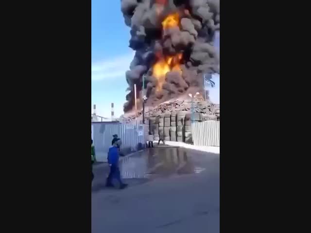 Покрышки горят в Дзержинске: другой ракурс