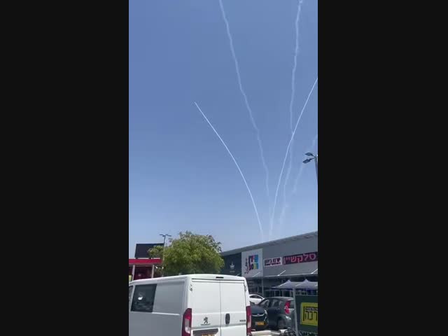 Работа Железного Купола над Тель-Авивом