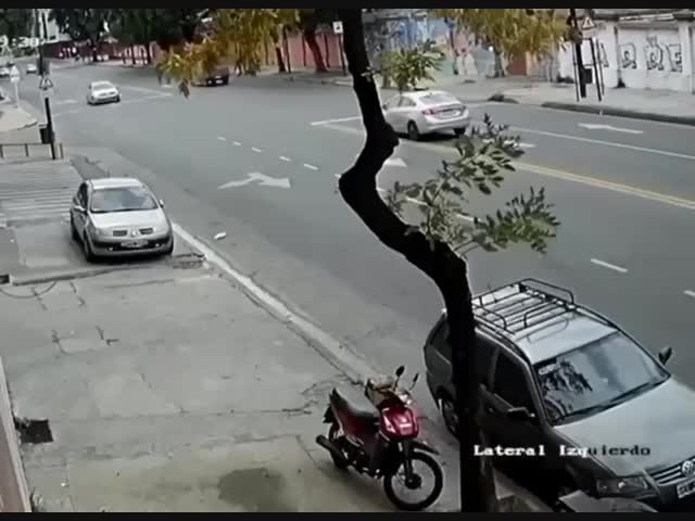 А виновник спокойно уехал...