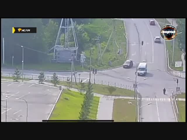 Опрокинул внедорожник: юный мопедист спровоцировал серьёзное ДТП в посёлке Кольцово