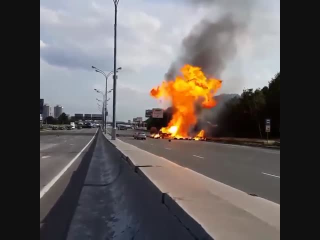 Как взрывается «Тесла»