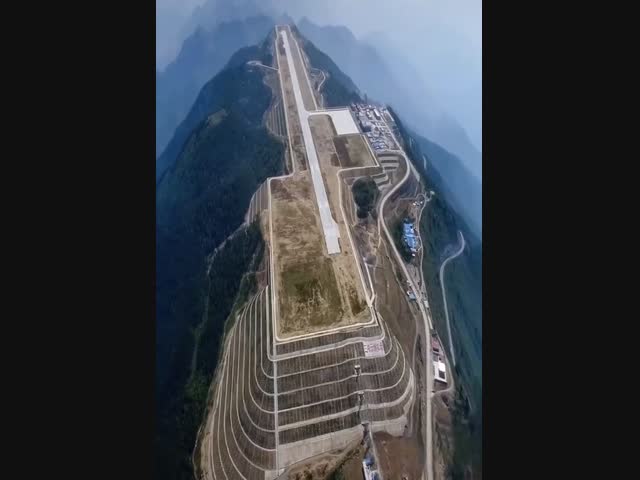 Аэропорт Ушань на высоте 1800 метров в Китае