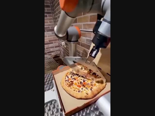 Пиццерия, в которой трудятся только роботы
