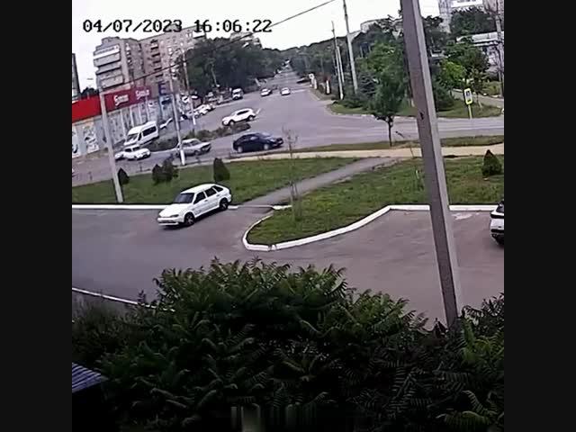 Пьяный хорошо покатался по Ростову