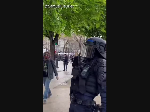 Французский полицейский допросился