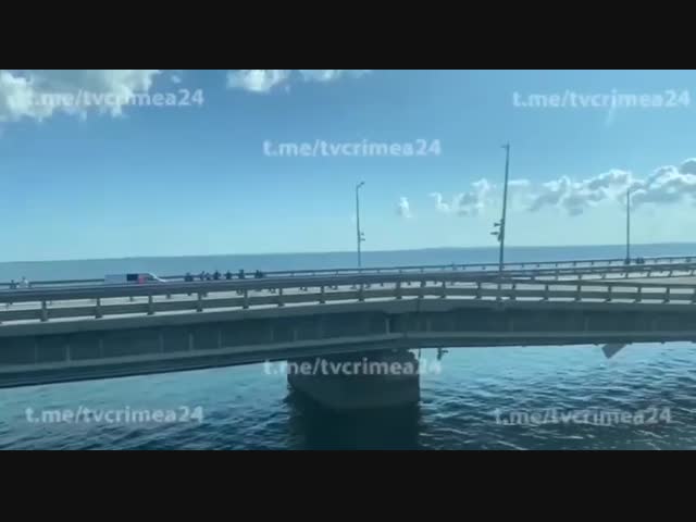 Железнодорожное движение по Крымскому мосту восстановлено