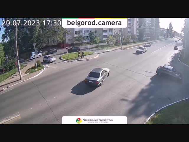 Водитель жив, сам выбрался из кабины