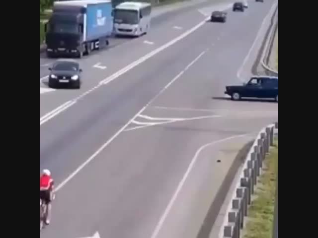 Как велосипедист ни старался, но от судьбы не ушел
