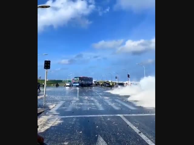 Дорога с видом на море