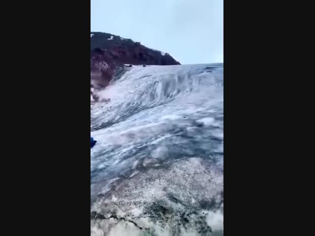 Камнепад на Эльбрусе