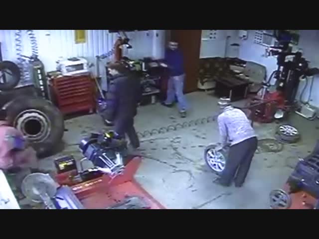 Взрыв колеса