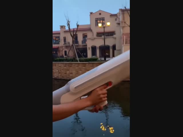 Ультрасовременный водяной пистолет китайского производства