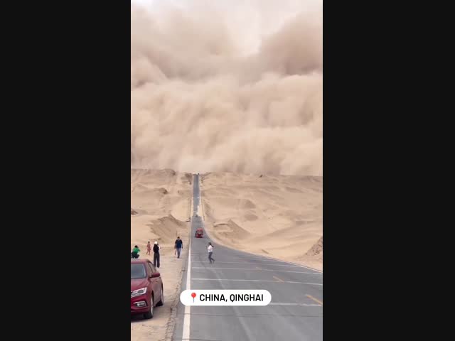 Невероятные песчаные бури в Цинхае, Китай