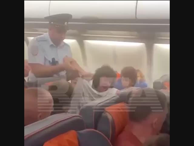Женщина устроила дебош в аэропорту Шереметьево на рейсе Москва-Анталья