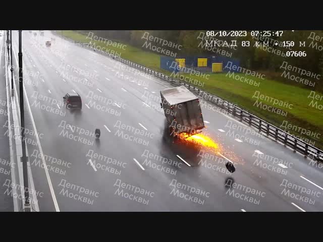 Огромный бенгальский огонь на МКАДе