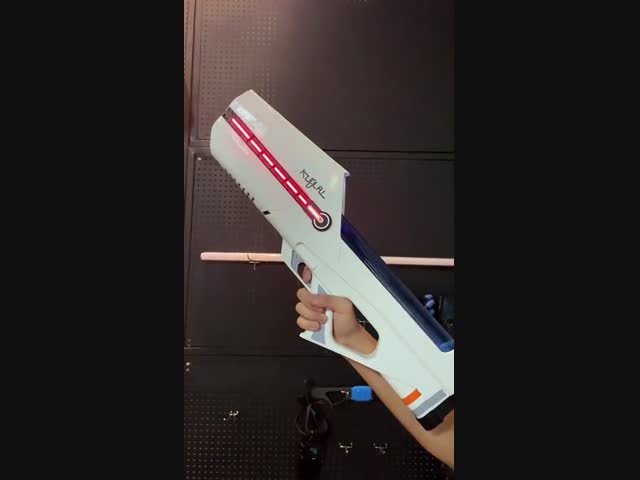 Побежал в магазин на середине видео