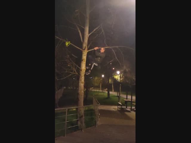 Сильный, но глупый мужик