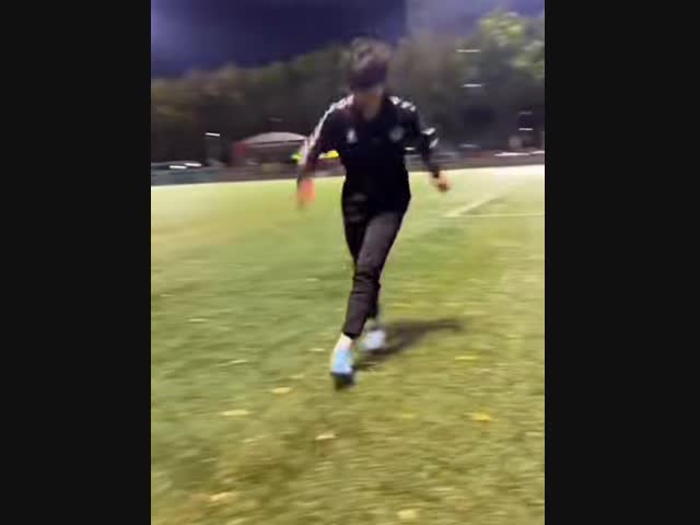 Не понимаю, как он это делает?!