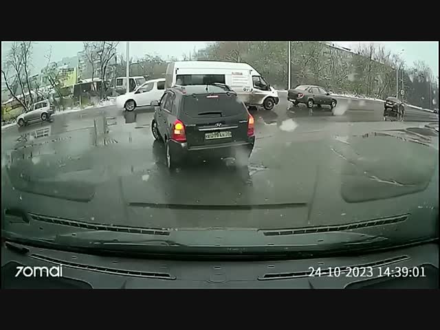 Первая зимняя авария в Омске