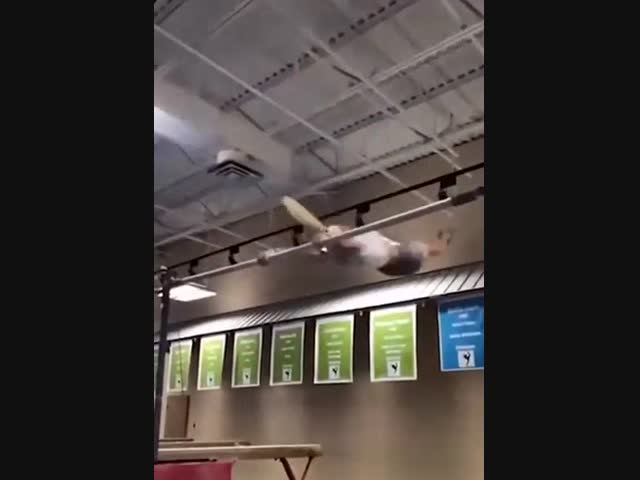 Медленно и печально упала…