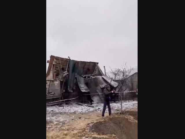 Грандиозная воронка на месте падения ракеты под Киевом