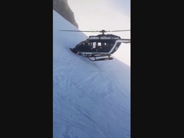 Эвакуация на вертолете с горы