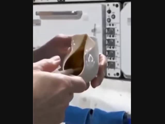 Чашка для астронавтов НАСА на МКС