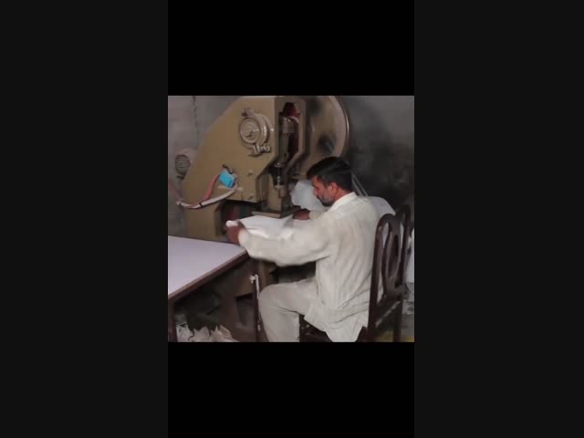 Изготовление футбольных мячей по старой технологии