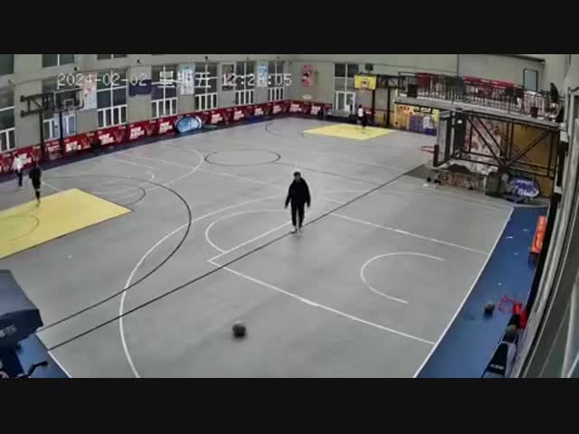 Взрывающийся баскетбольный мяч