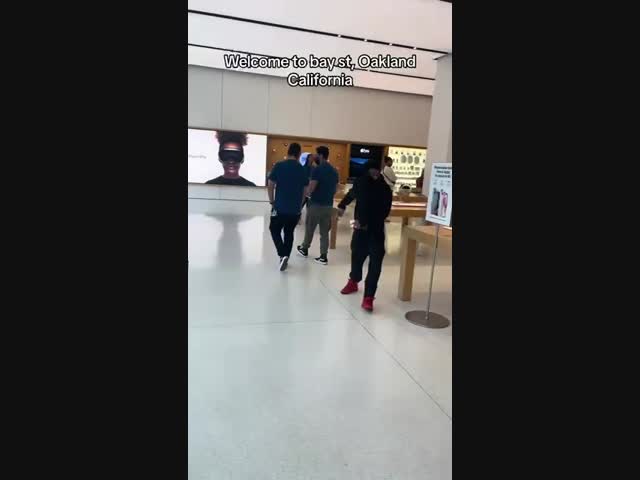 Однажды в Америке